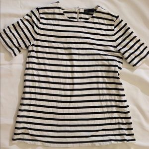 Gap black and white striped top